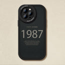 Capa Creative Year Retrô iPhone Linha 15